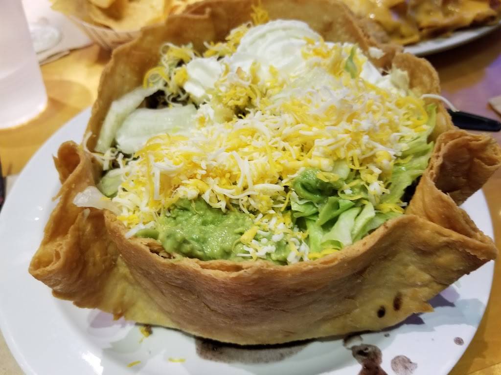 Poquito Mas | restaurant | 21049 Ventura Blvd, Woodland Hills, CA 91364, USA | 8188872007 OR +1 818-887-2007