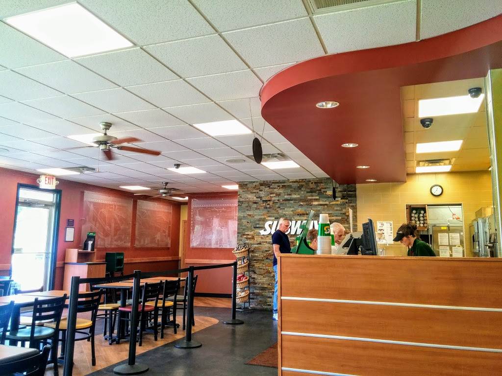 Subway | restaurant | 441 Chelsea St, Sistersville, WV 26175, USA | 3046522405 OR +1 304-652-2405