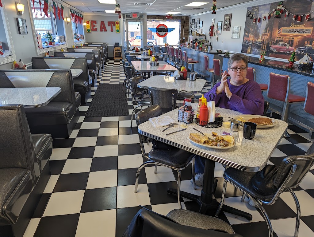 Becky Thatchers Diner | restaurant | 213 N 3rd St, Hannibal, MO 63401, USA | 5737193602 OR +1 573-719-3602