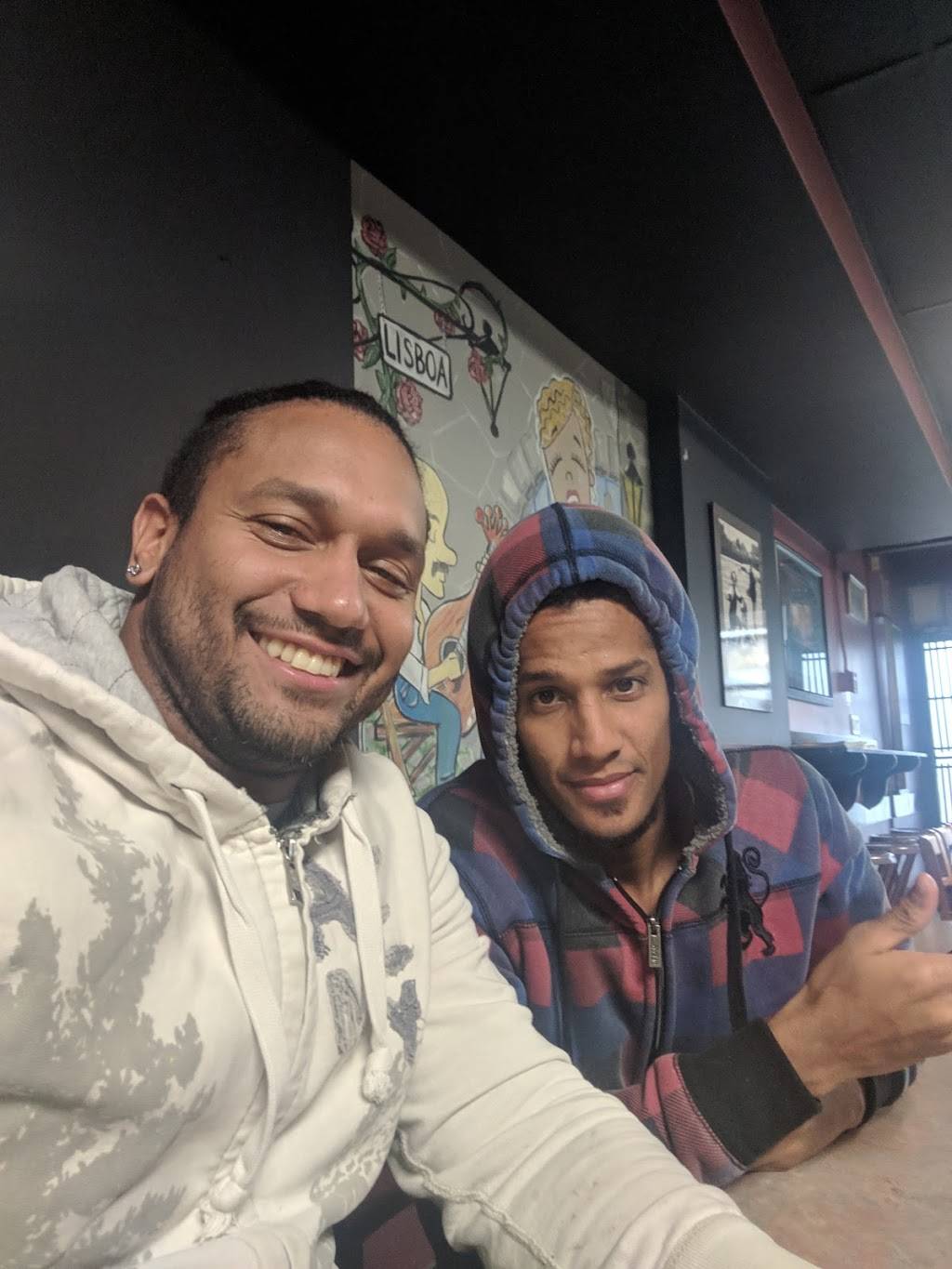 Marinho Sports Bar | restaurant | 1708 St Clair Ave W, Toronto, ON M6N 1J1, Canada | 4166529458 OR +1 416-652-9458