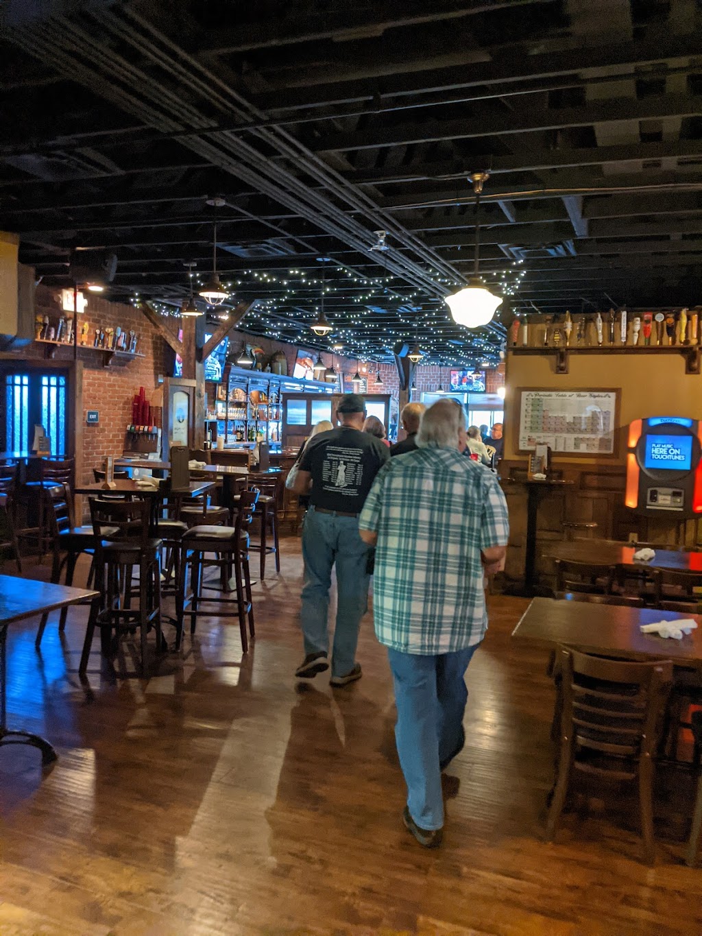 U Pick 6 Public House | restaurant | 4575 W Ridge Rd, Erie, PA 16506, USA | 8145208495 OR +1 814-520-8495