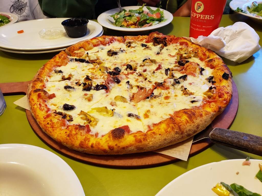 Flippers Pizzeria | meal delivery | 2523 US-27, Clermont, FL 34711, USA | 3522422214 OR +1 352-242-2214