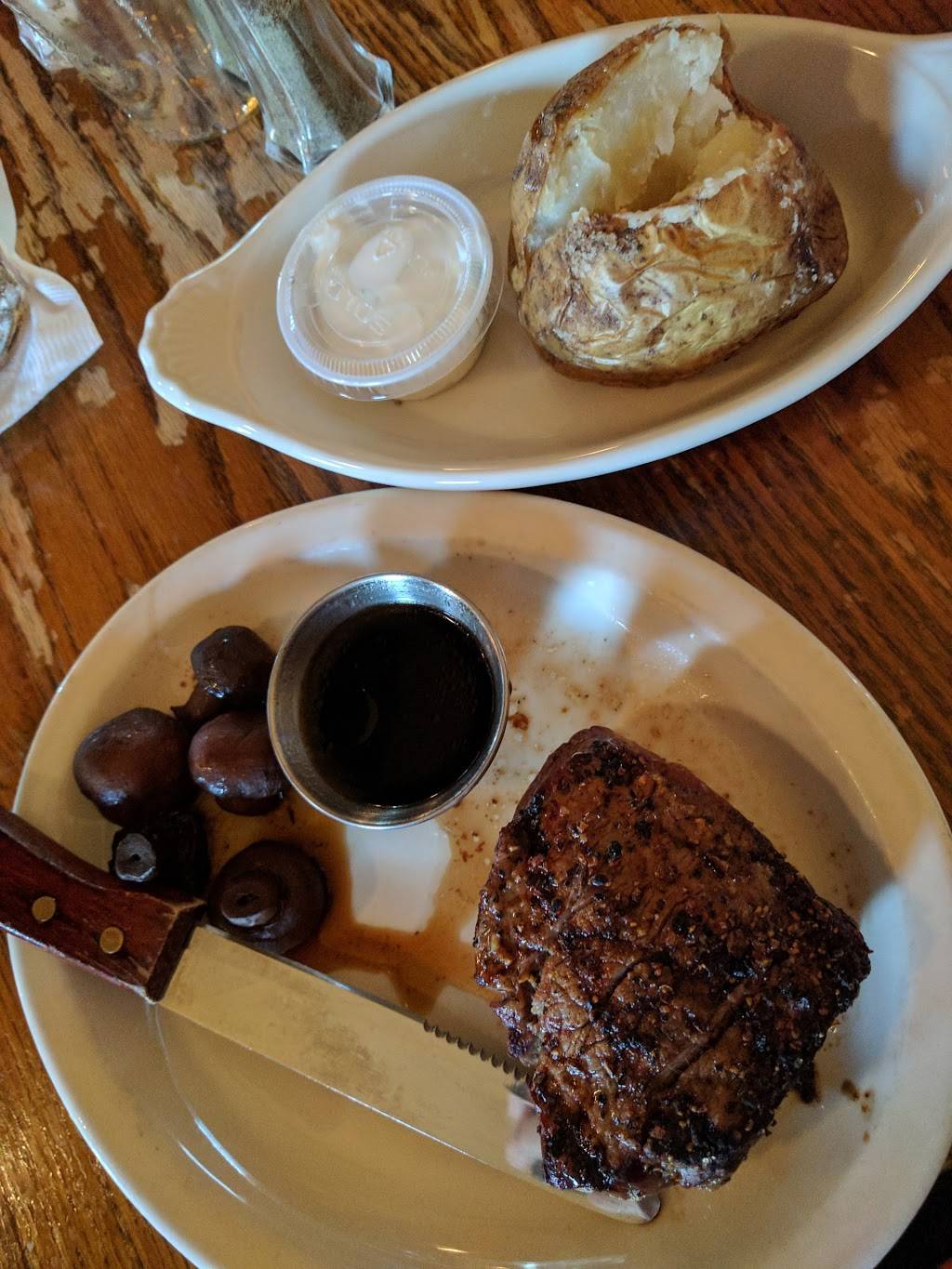 Jail House Restaurant | restaurant | 897 Pleasant Valley Rd, West Bend, WI 53095, USA | 2626759302 OR +1 262-675-9302