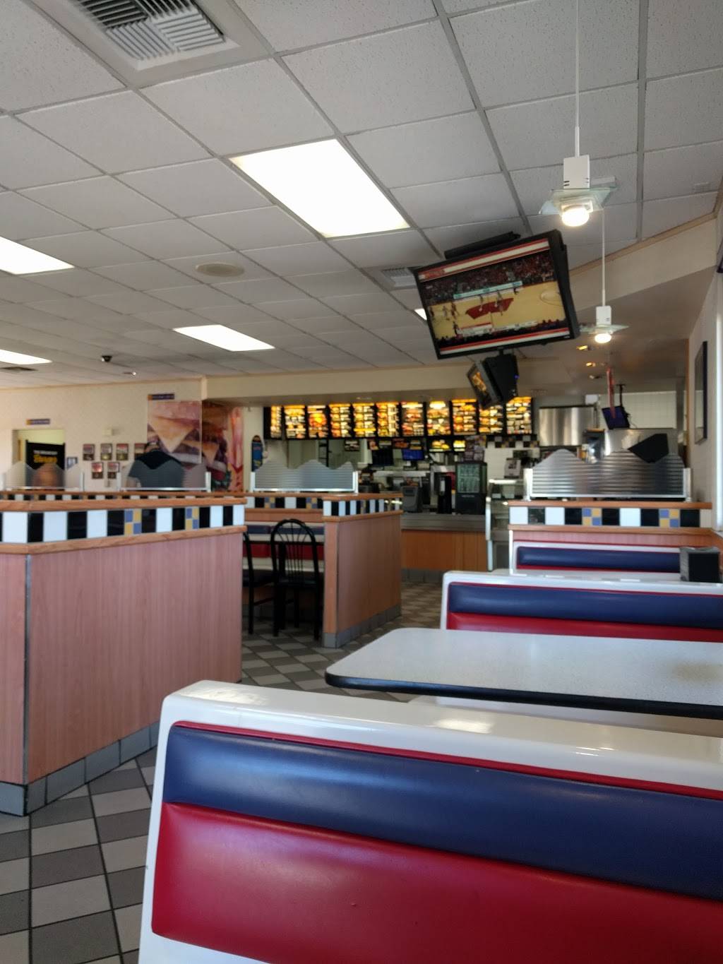 Carls Jr. | meal takeaway | 23761 Washington Ave, Murrieta, CA 92562, USA | 9518944775 OR +1 951-894-4775
