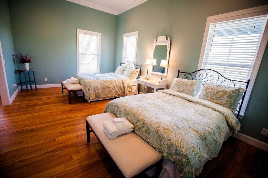 Bloody Point Golf Club & Resort | restaurant | 56 Fuskie Ln, Daufuskie Island, SC 29915, USA | 8433413030 OR +1 843-341-3030