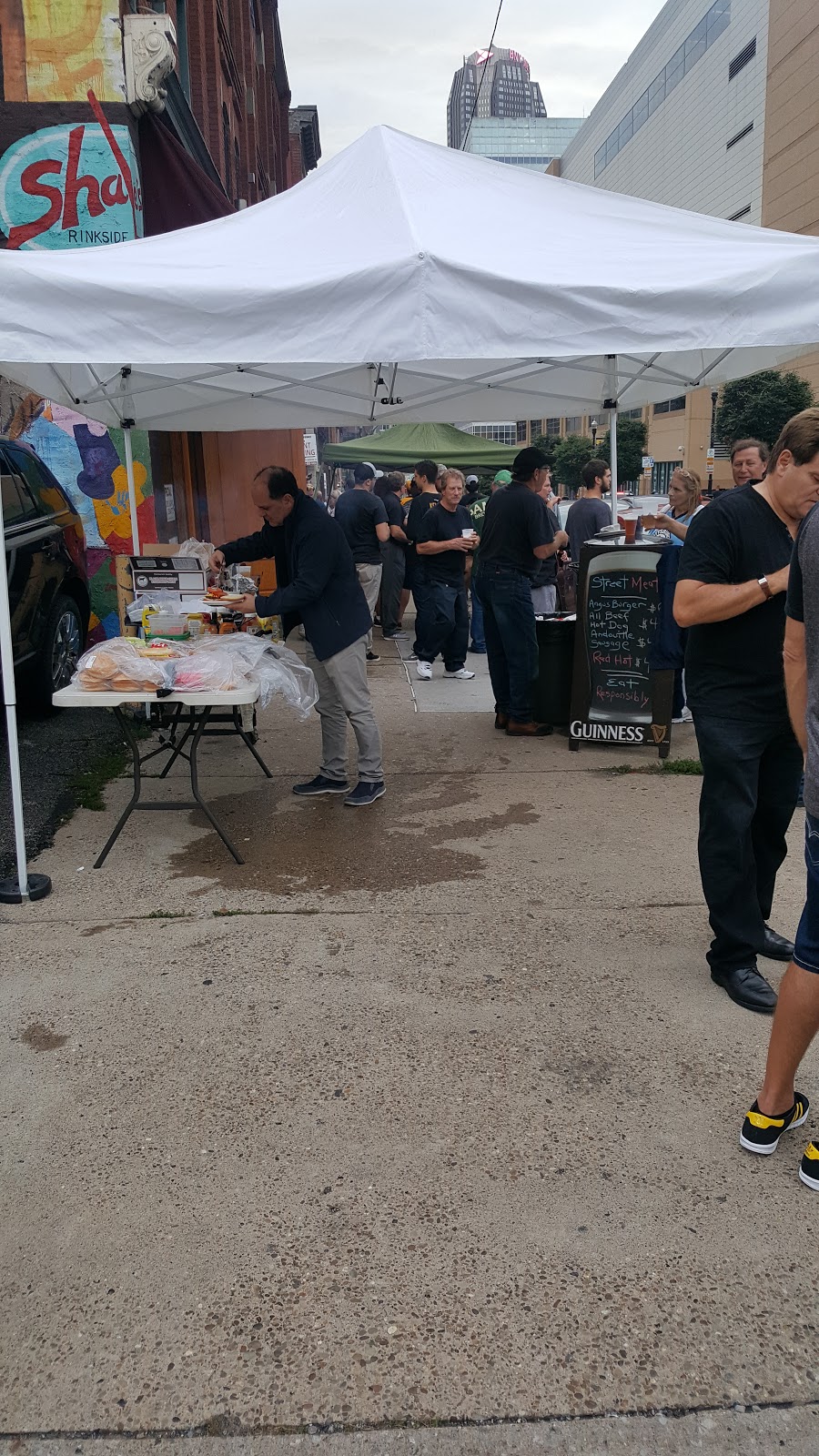 Shales Cafe A Pittsburgh Bar | restaurant | 1208 Fifth Ave, Pittsburgh, PA 15219, USA | 4123912949 OR +1 412-391-2949