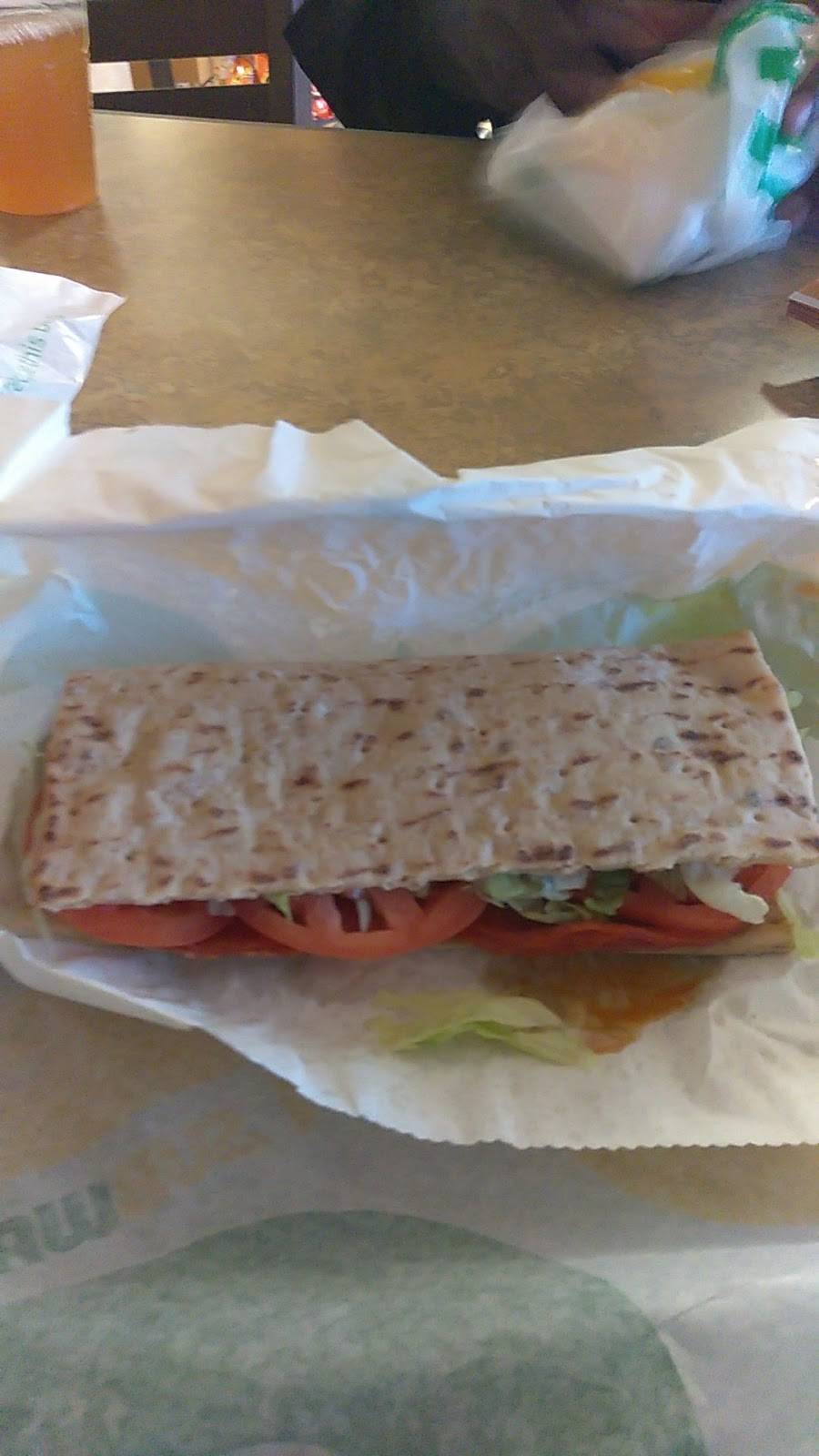 Subway | restaurant | 3647 S Mendenhall Rd, Memphis, TN 38115, USA | 9013654348 OR +1 901-365-4348