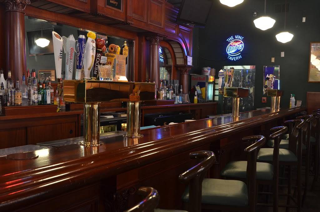 Vine Tavern & Eatery - Coralville | restaurant | 39 2nd Ave, Coralville, IA 52241, USA | 3193387770 OR +1 319-338-7770