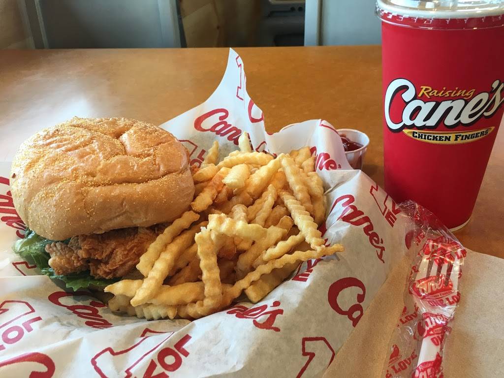 Raising Canes Chicken Fingers | meal takeaway | 2503 W Mockingbird Ln, Dallas, TX 75235, USA | 2143536993 OR +1 214-353-6993