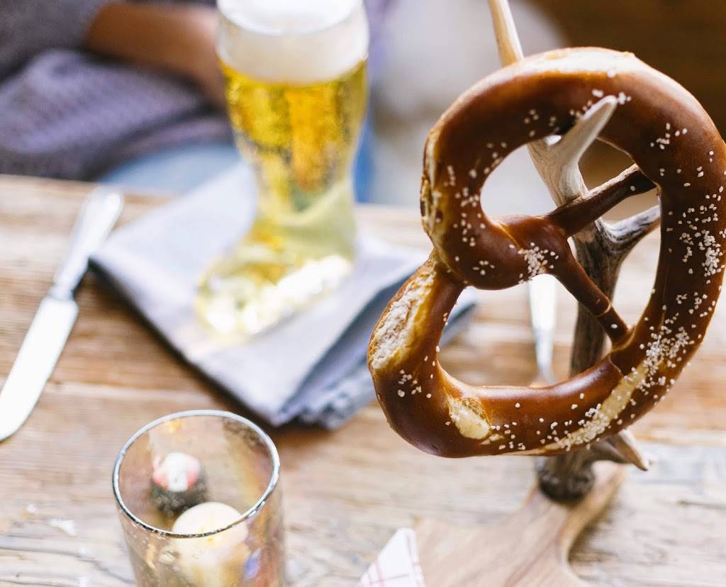 Alpenrose Vail | restaurant | 100 E Meadow Dr STE 25, Vail, CO 81657, USA | 9704768899 OR +1 970-476-8899