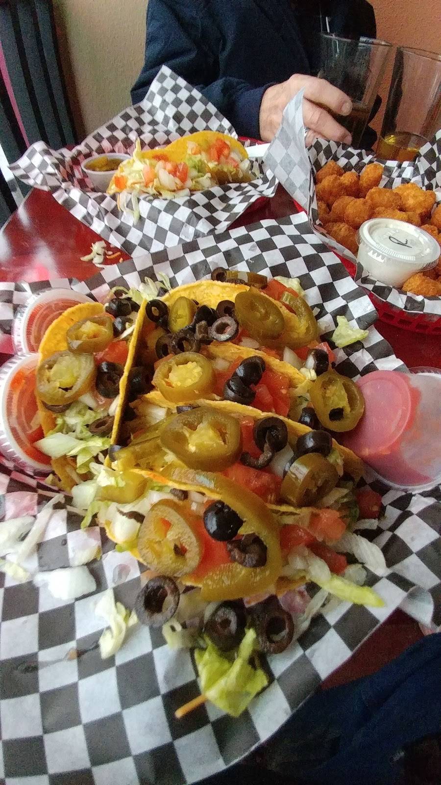 Sidelines Sports Bar & Grill | restaurant | 313 NW Chehalis Ave, Chehalis, WA 98532, USA | 3603456648 OR +1 360-345-6648