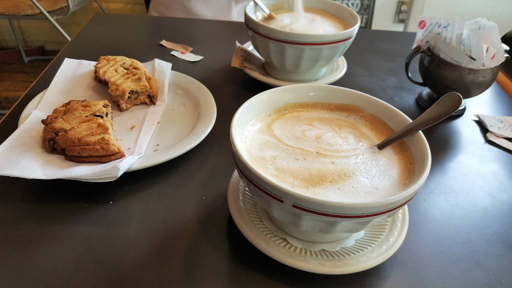 Boboli | cafe | 32 King St W, Brockville, ON K6V 3P6, Canada | 6134982957 OR +1 613-498-2957