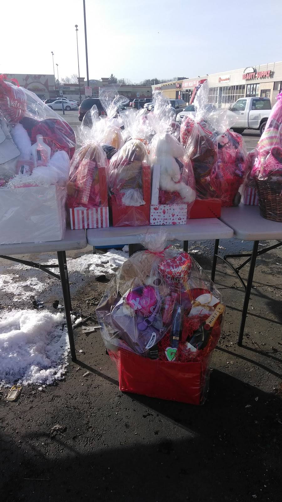 White Castle | restaurant | 8811 Greenfield Rd, Detroit, MI 48228, USA | 3138355618 OR +1 313-835-5618