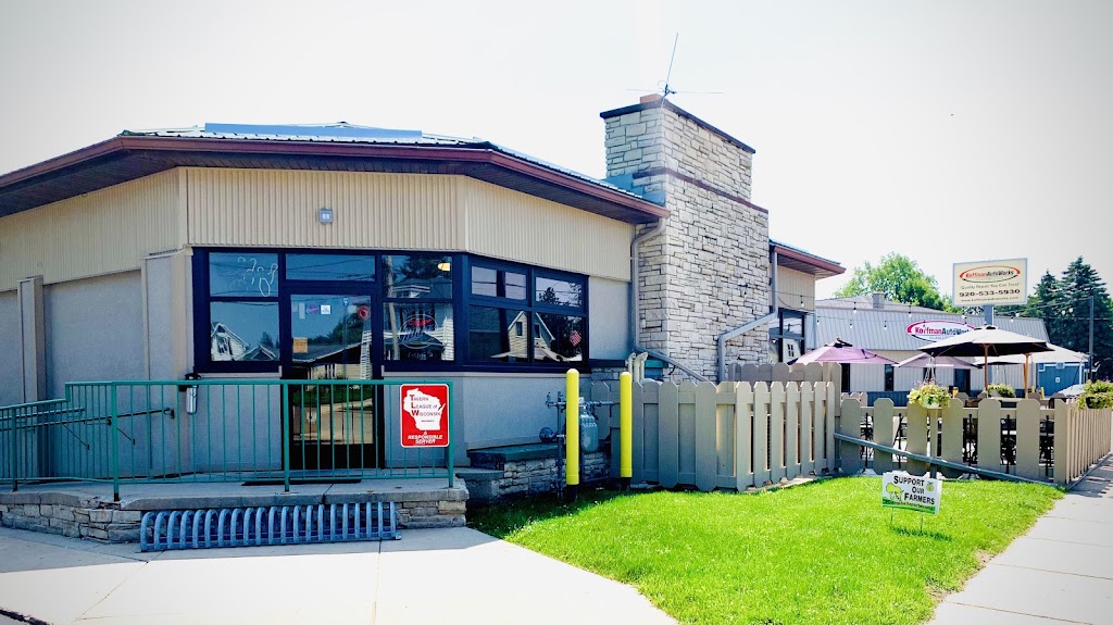 King Pin Lanes | restaurant | 404 S Fond Du Lac Ave, Campbellsport, WI 53010, USA | 9205338392 OR +1 920-533-8392