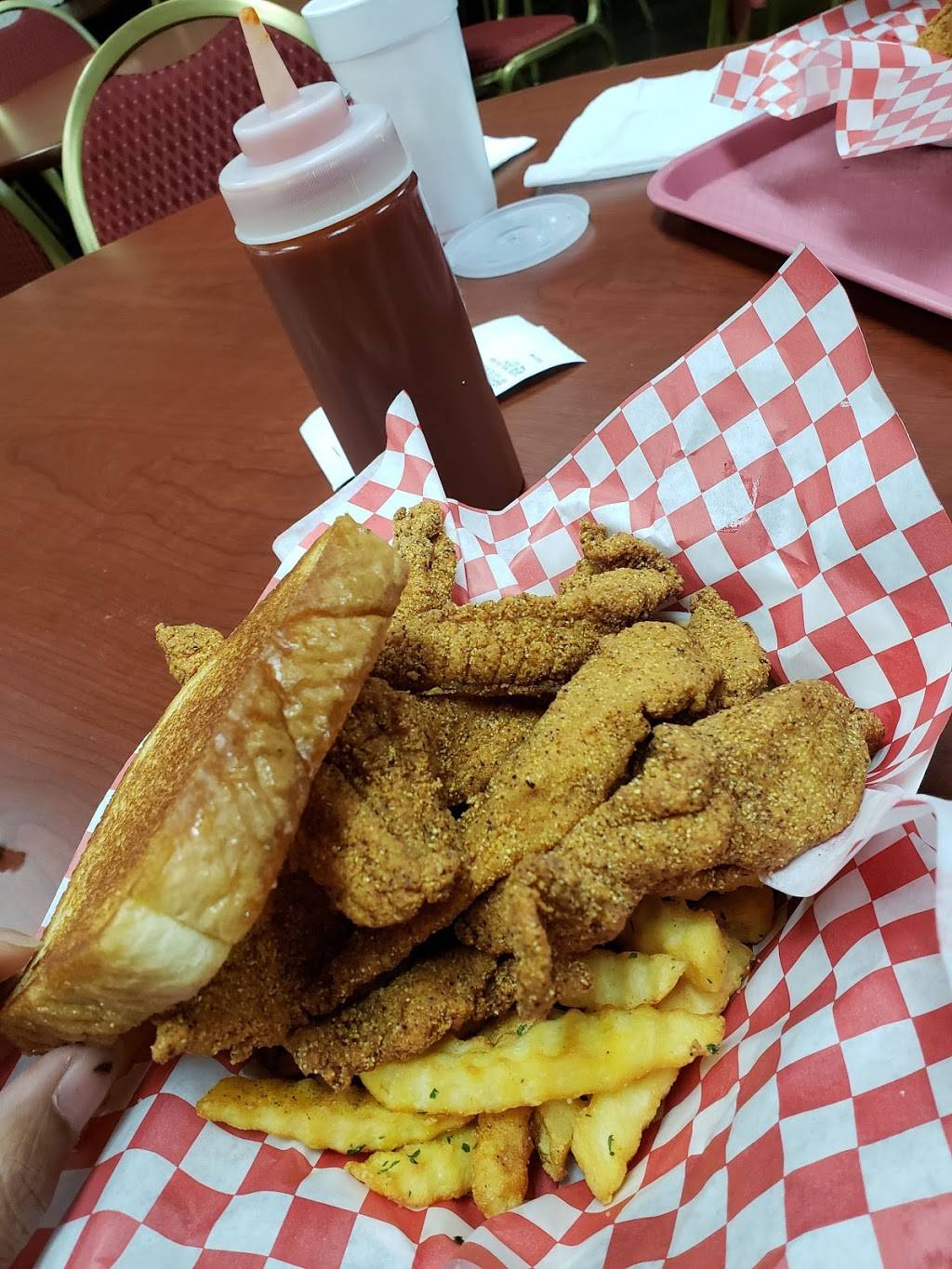 Snappy Catfish | restaurant | 3534 N Hampton Rd, Dallas, TX 75212, USA | 2148193862 OR +1 214-819-3862