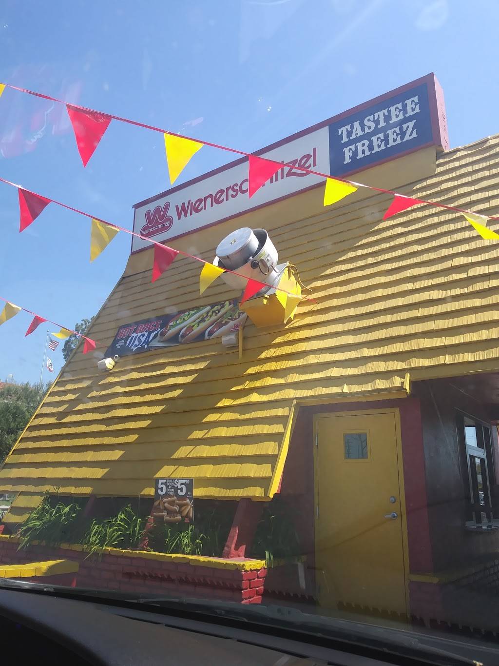 Wienerschnitzel | restaurant | 3328 Firestone Blvd, South Gate, CA 90280, USA | 3235630773 OR +1 323-563-0773