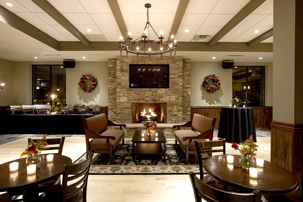 The Curragh Irish Pub | restaurant | 6705 N Northwest Hwy, Chicago, IL 60631, USA | 7737746170 OR +1 773-774-6170