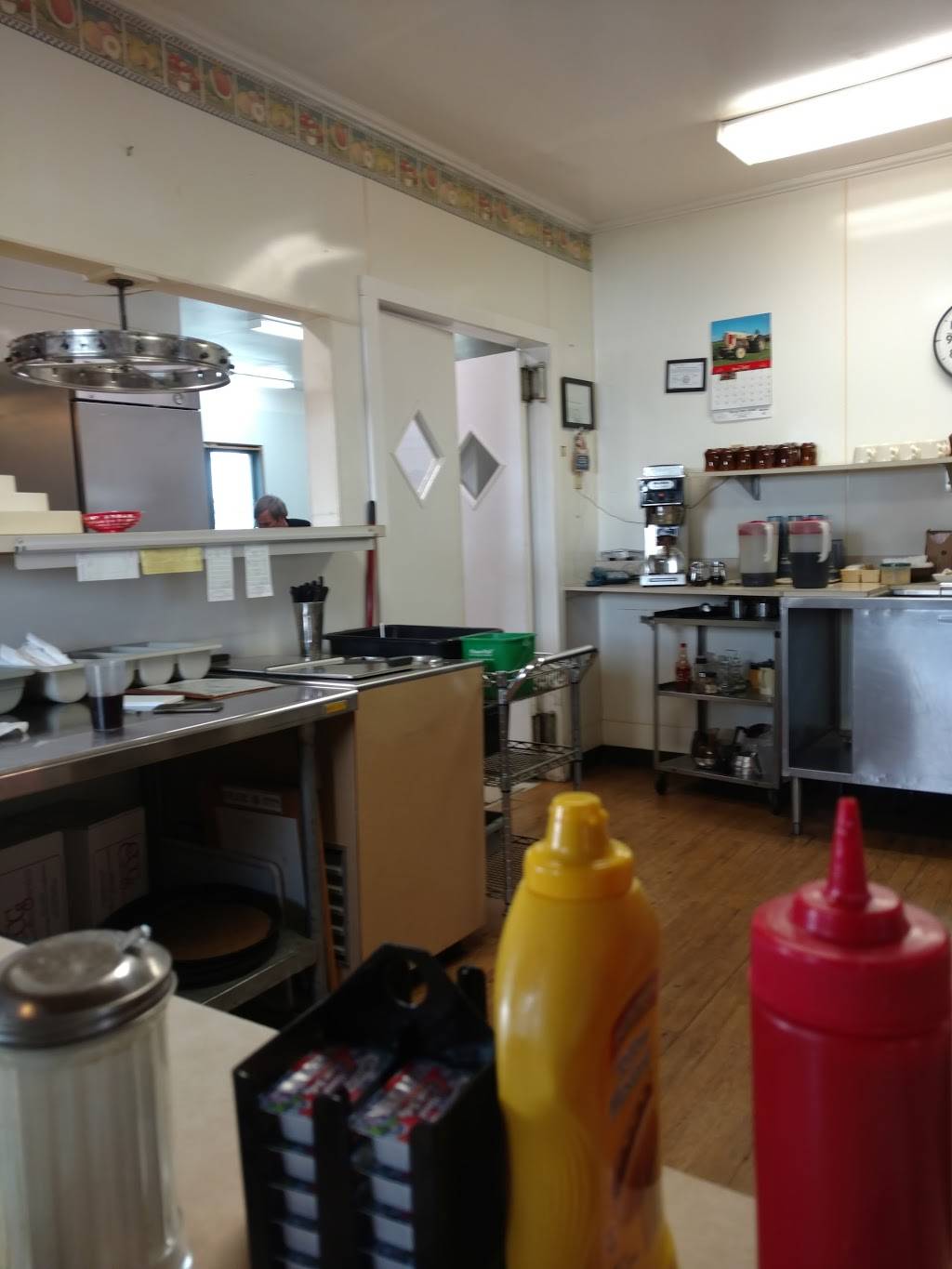 Olde 30 Inn | restaurant | 14 Main St, Hayesville, OH 44838, USA | 4193688414 OR +1 419-368-8414