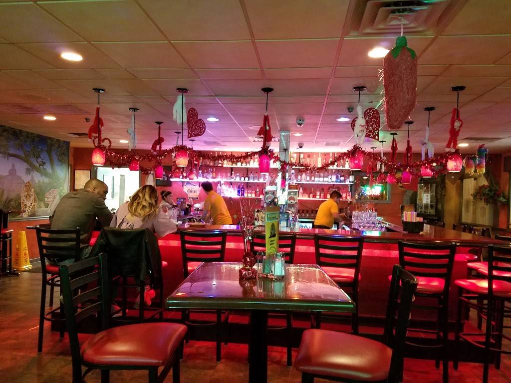 Botanas Mexican Restaurant II | restaurant | 1421 E Howard Ave, Milwaukee, WI 53207, USA | 4144890529 OR +1 414-489-0529