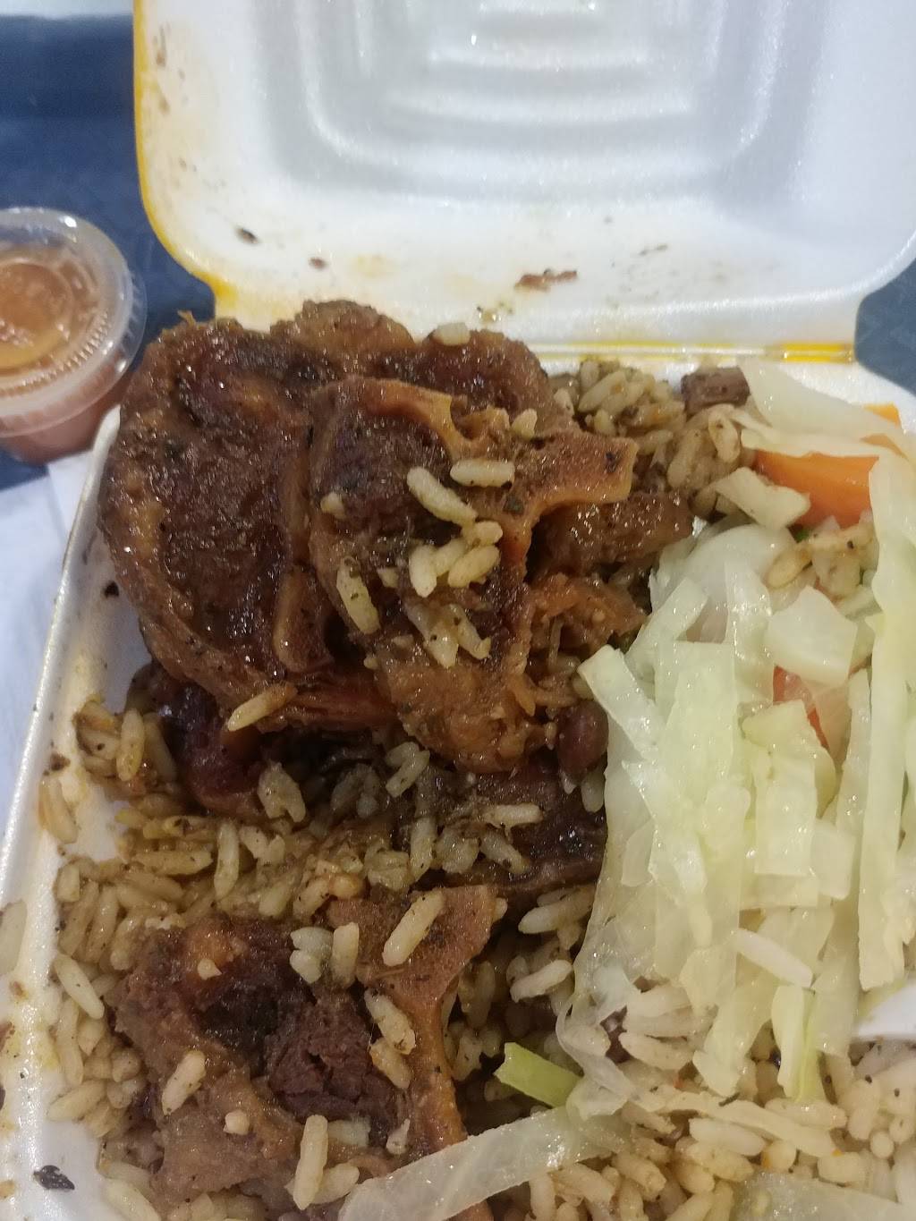 Dollys Caribbean Cuisine Delight | restaurant | Albion Center, 1530 Albion Rd, Etobicoke, ON M9V 1B4, Canada | 6473520123 OR +1 647-352-0123