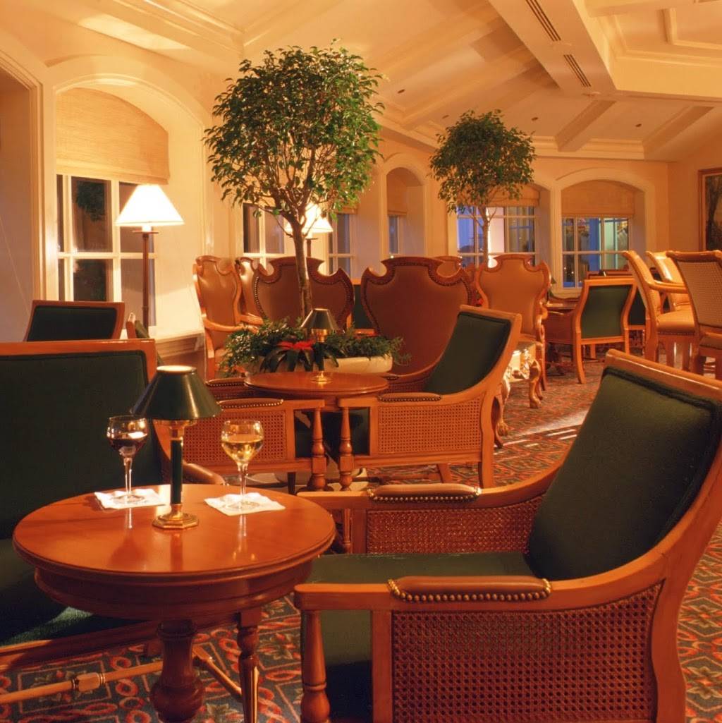 Mizners Lounge | night club | 4401 Floridian Way, Orlando, FL 32830, USA | 4079393463 OR +1 407-939-3463