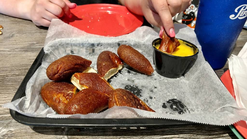 CKs Eats n Drinks | restaurant | 325 S Gulfview Blvd, Clearwater Beach, FL 33767, USA | 7274435377 OR +1 727-443-5377