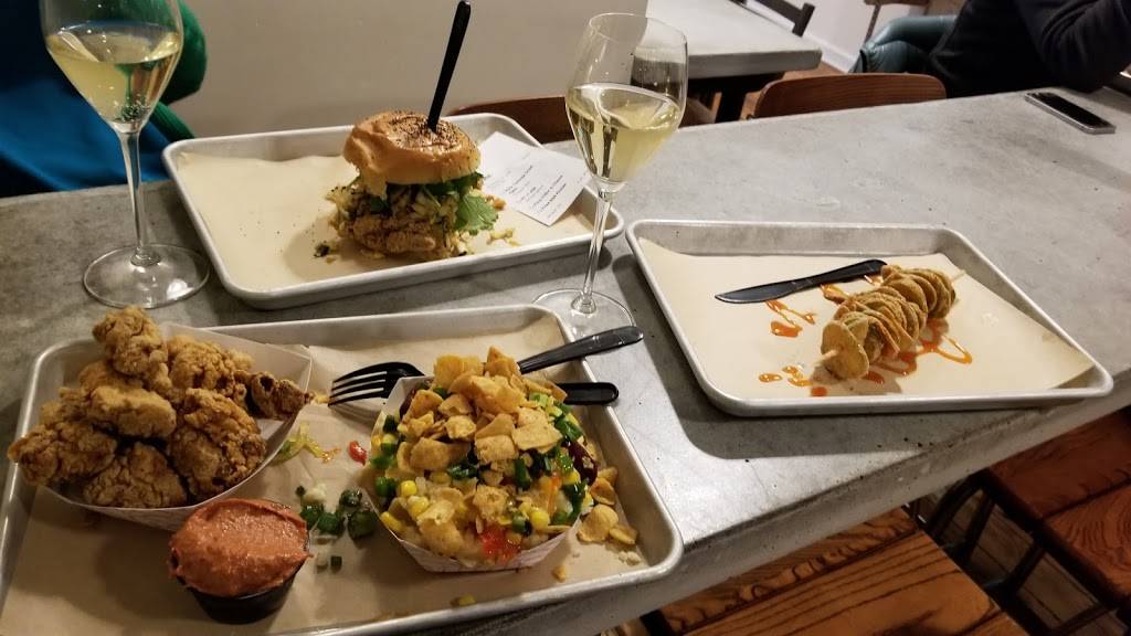 F.L.X. Fry Bird | restaurant | 18 Linden St, Geneva, NY 14456, USA | 3157891613 OR +1 315-789-1613