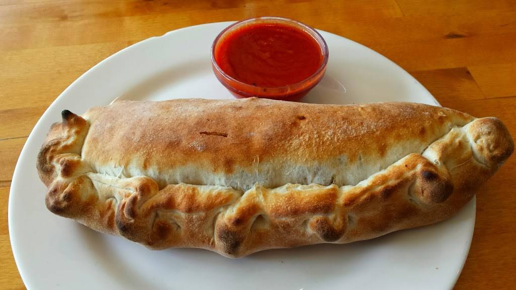 Riviera Pizza & Spaghetti House | restaurant | 5760 Wyandotte St E, Windsor, ON N8S 1M6, Canada | 5199452331 OR +1 519-945-2331