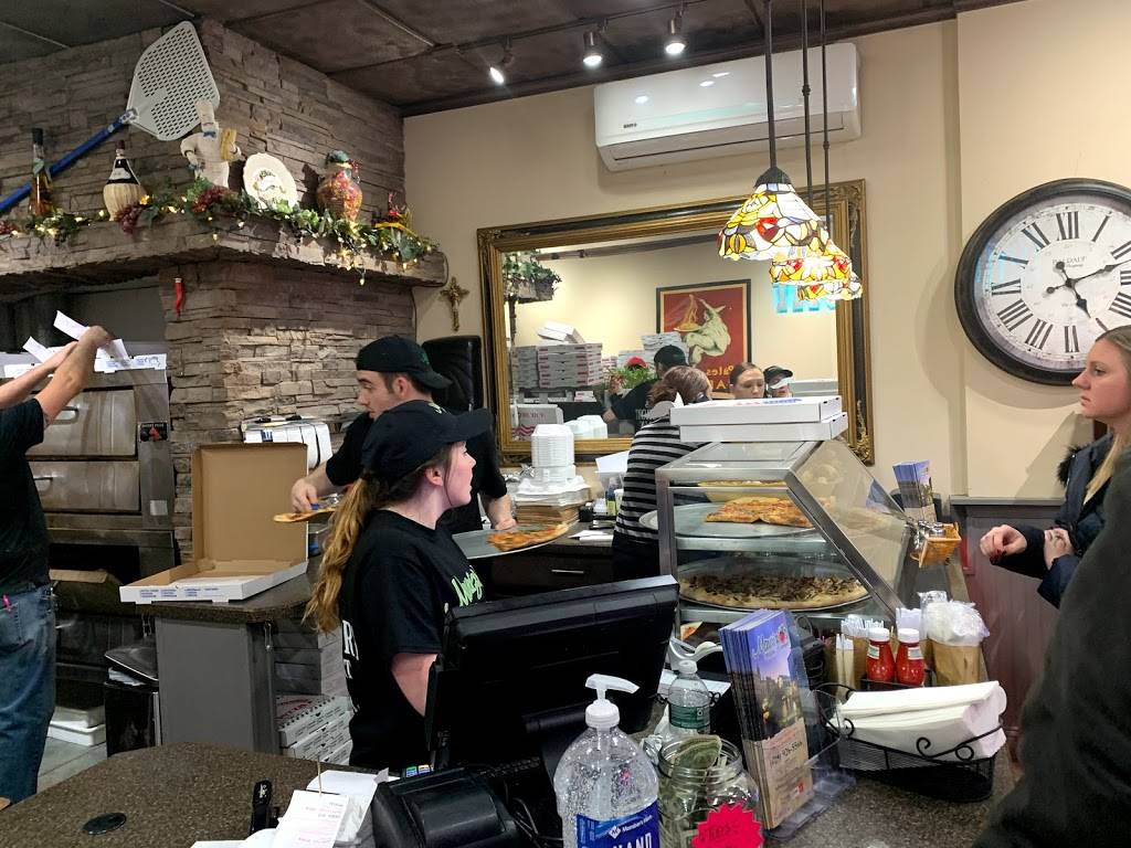 Maurizio’s Pizzeria Express | meal takeaway | 3001 Ocean Heights Ave, Egg Harbor Township, NJ 08234, USA | 6099265566 OR +1 609-926-5566