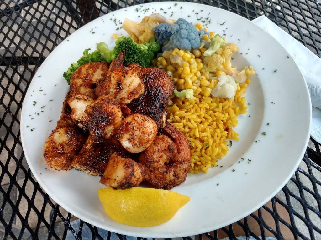 Oceans Grille | restaurant | 3720 N Ocean Blvd, Fort Lauderdale, FL 33308, USA | 9545657703 OR +1 954-565-7703