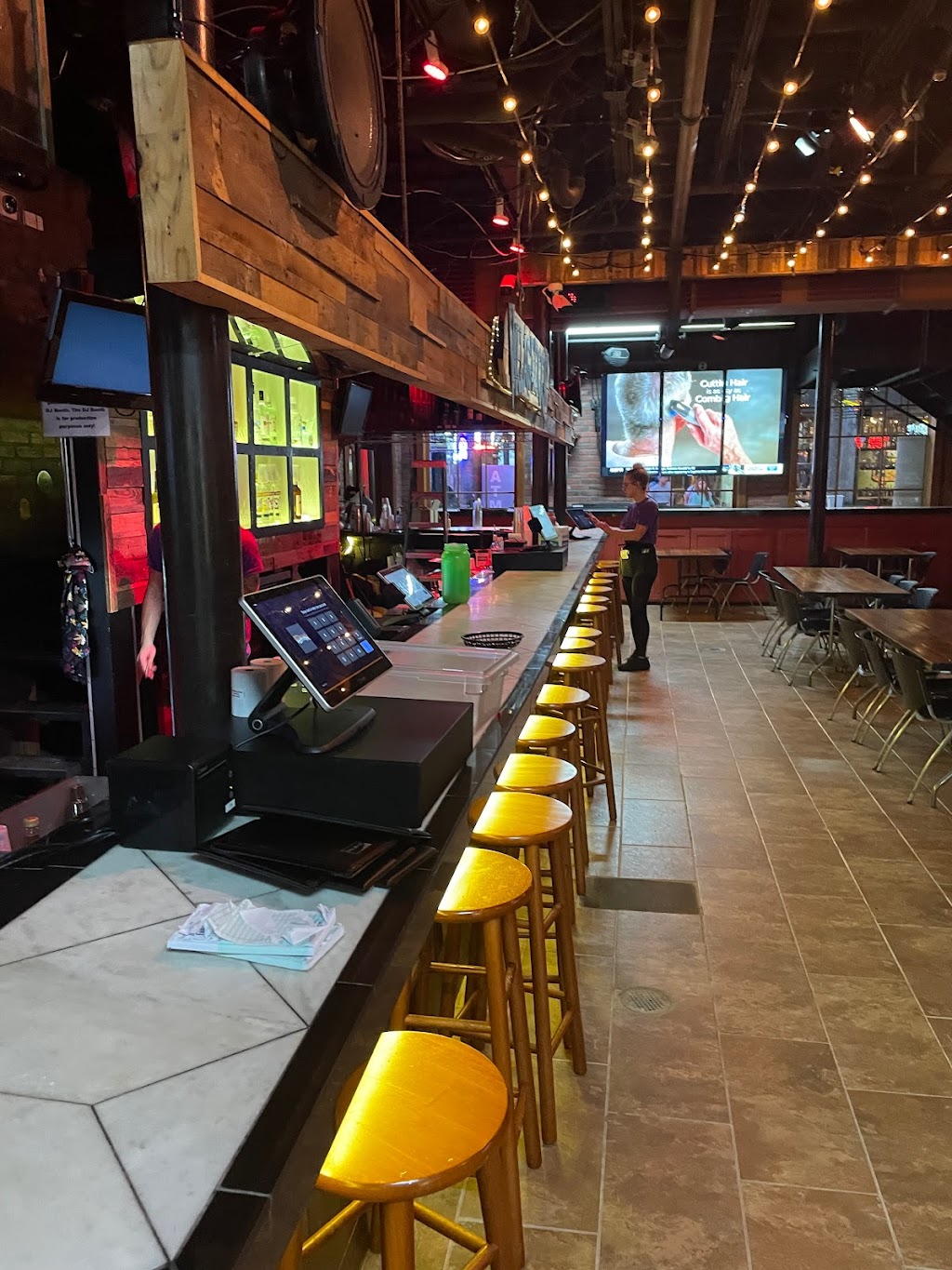 The Village Door Restaurant & Entertainment | restaurant | 136 Fishermans Cove, Destin, FL 32550, USA | 8506015959 OR +1 850-601-5959