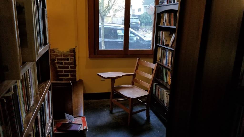 Rose City Book Pub | restaurant | 1329 NE Fremont St, Portland, OR 97212, USA | 5032874801 OR +1 503-287-4801