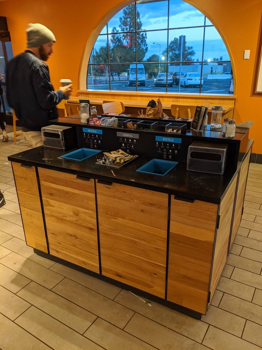 Starbucks | cafe | 25246 W Dorris Ave, Coalinga, CA 93210, USA | 5599354151 OR +1 559-935-4151