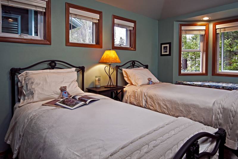 Enliven Bed and Breakfast | restaurant | 19322 63rd Ave NE, Kenmore, WA 98028, USA | 4254814819 OR +1 425-481-4819