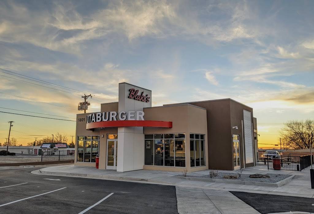 Blakes Lotaburger | restaurant | 1801 Juan Tabo Blvd NE, Albuquerque, NM 87112, USA | 5059160756 OR +1 505-916-0756