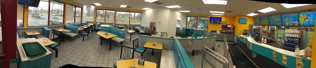 Sharks Fish & Chicken | restaurant | 340 E 167th St, Harvey, IL 60426, USA | 7085665323 OR +1 708-566-5323