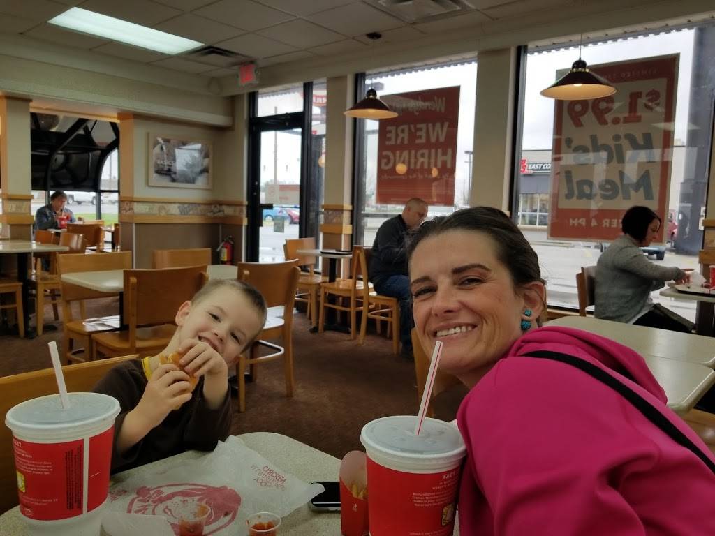 Wendys | restaurant | 7802 US-31, Indianapolis, IN 46227, USA | 3178887529 OR +1 317-888-7529