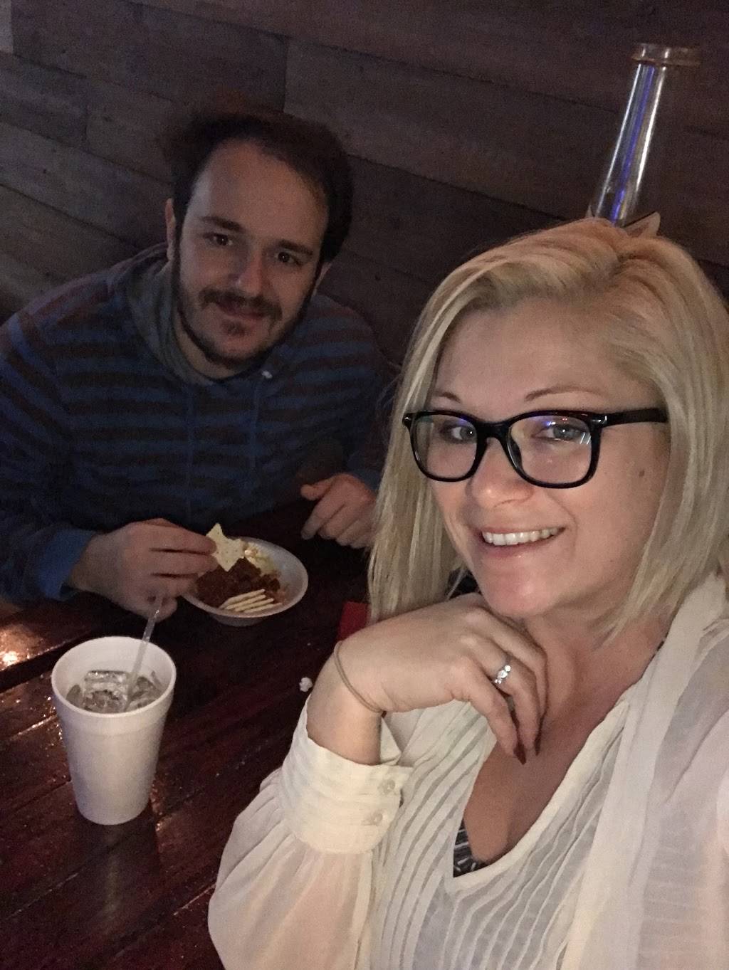 French Connection Bar | restaurant | 12114 Old Hammond Hwy, Baton Rouge, LA 70816, USA | 2252726590 OR +1 225-272-6590