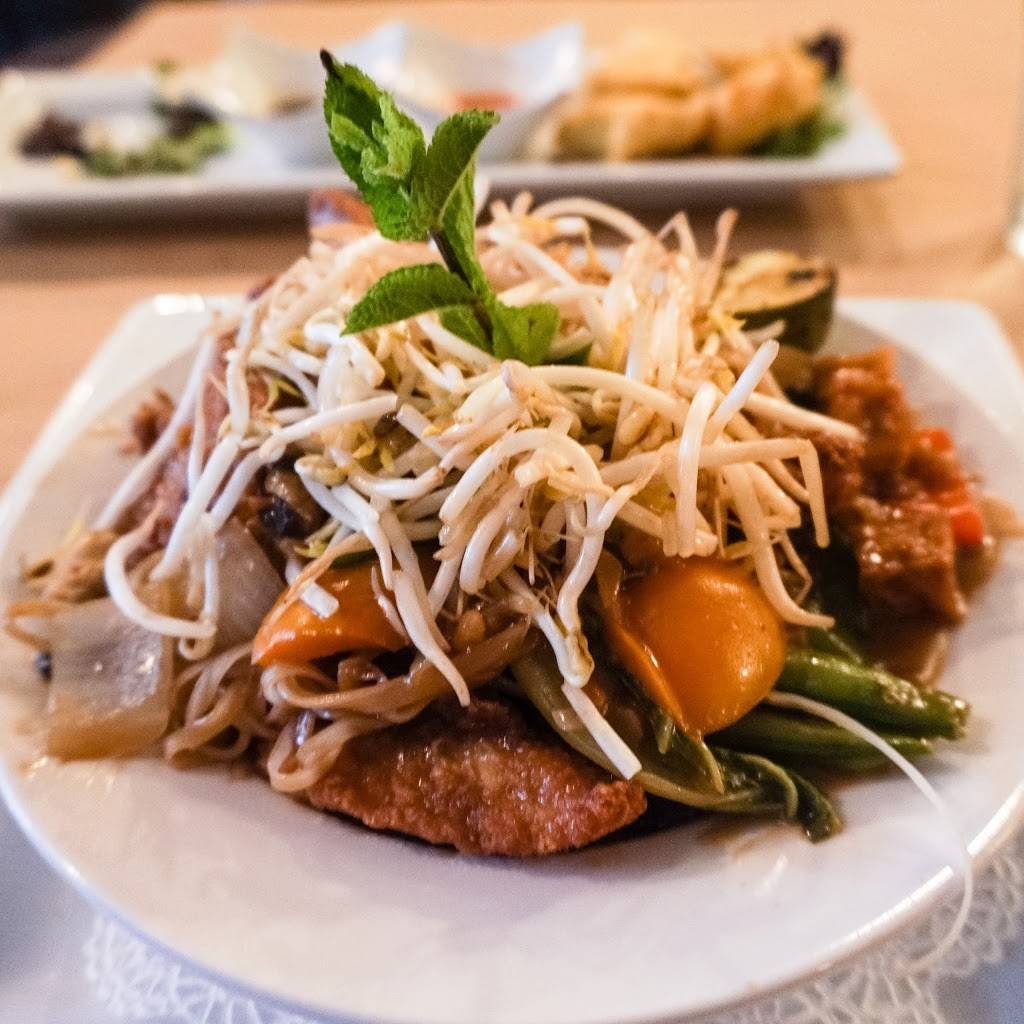 Blu Moon | restaurant | 125 S James St, Ludington, MI 49431, USA | 2318432001 OR +1 231-843-2001