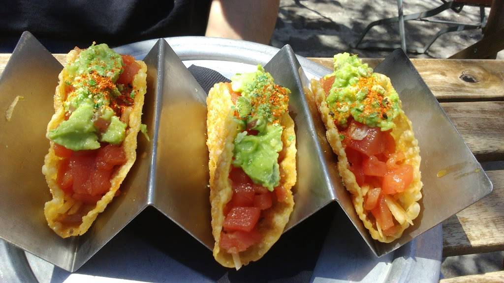 Forrest Point | restaurant | 970 Flushing Ave, Brooklyn, NY 11206, USA | 7183662742 OR +1 718-366-2742