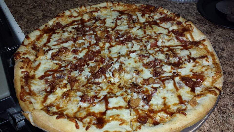 Saras Big Apple | restaurant | 1150 Broad Creek Rd, New Bern, NC 28560, USA | 2526362555 OR +1 252-636-2555