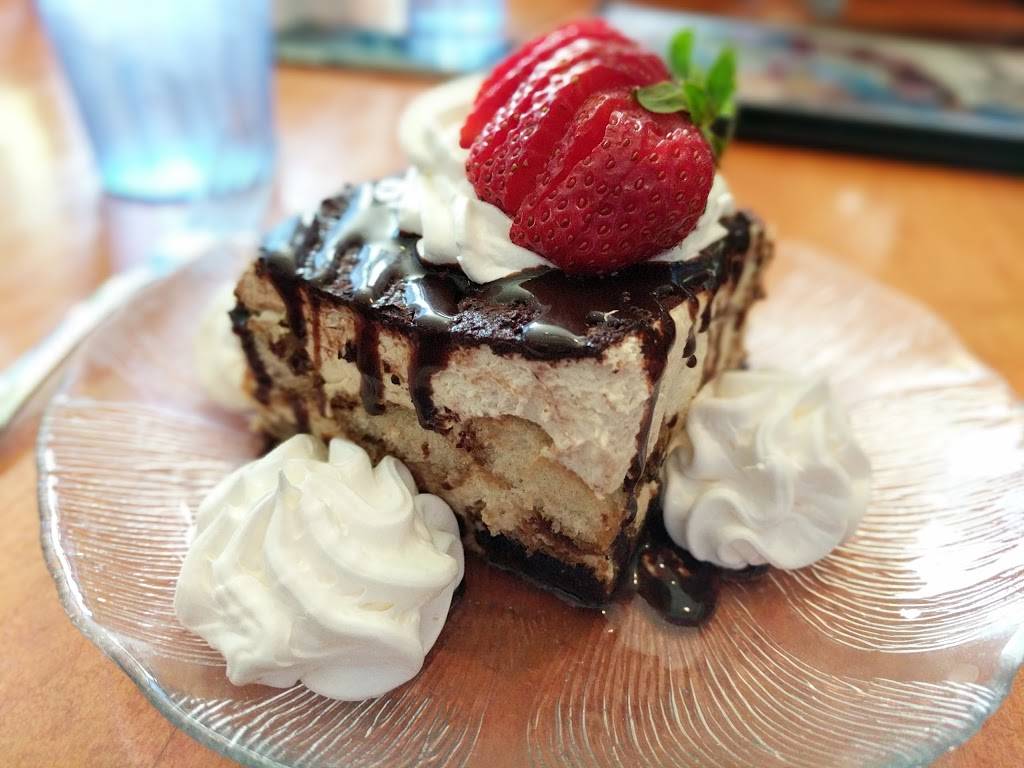 Guy Hollerins Ann Arbor Bar & Grill | restaurant | 3600 Plymouth Rd, Ann Arbor, MI 48105, USA | 7347694323 OR +1 734-769-4323