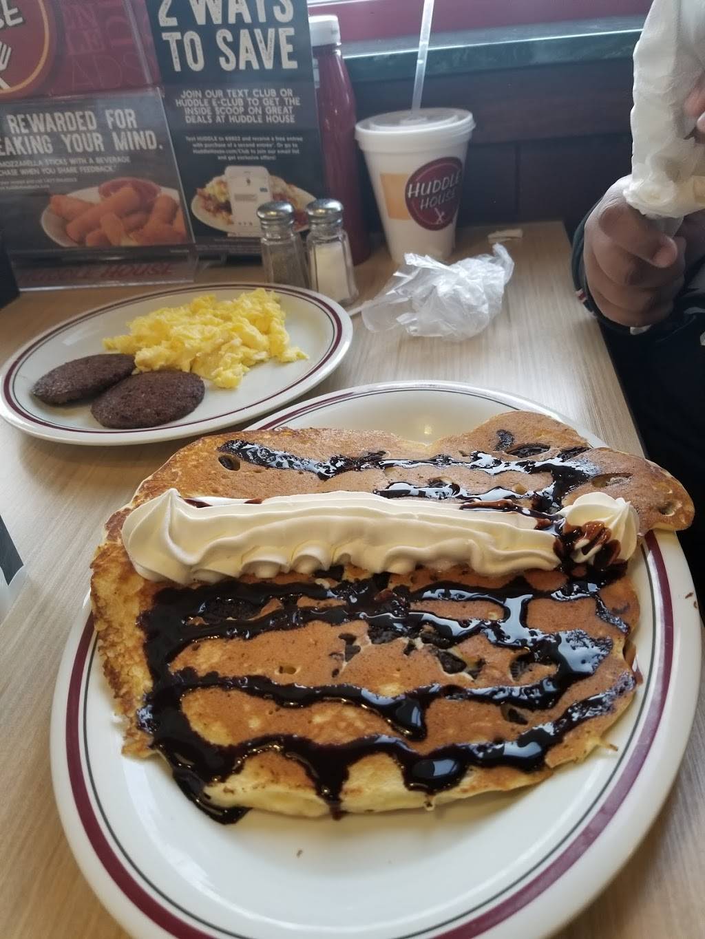 Huddle House | meal takeaway | 1405 S Main St, Blackstone, VA 23824, USA | 4342982149 OR +1 434-298-2149