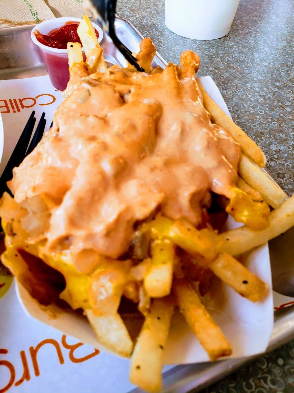 CaliBurger Seattle - Alderwood Mall | restaurant | 3000 184th St SW, Lynnwood, WA 98037, USA | 4256972878 OR +1 425-697-2878