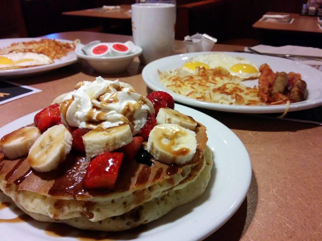 Dennys | restaurant | 702 W Town Center Blvd, Champaign, IL 61822, USA | 2173597044 OR +1 217-359-7044
