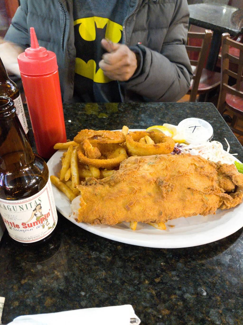 Mikes Pizza | restaurant | 9 Davis Square, Somerville, MA 02144, USA | 6176282379 OR +1 617-628-2379