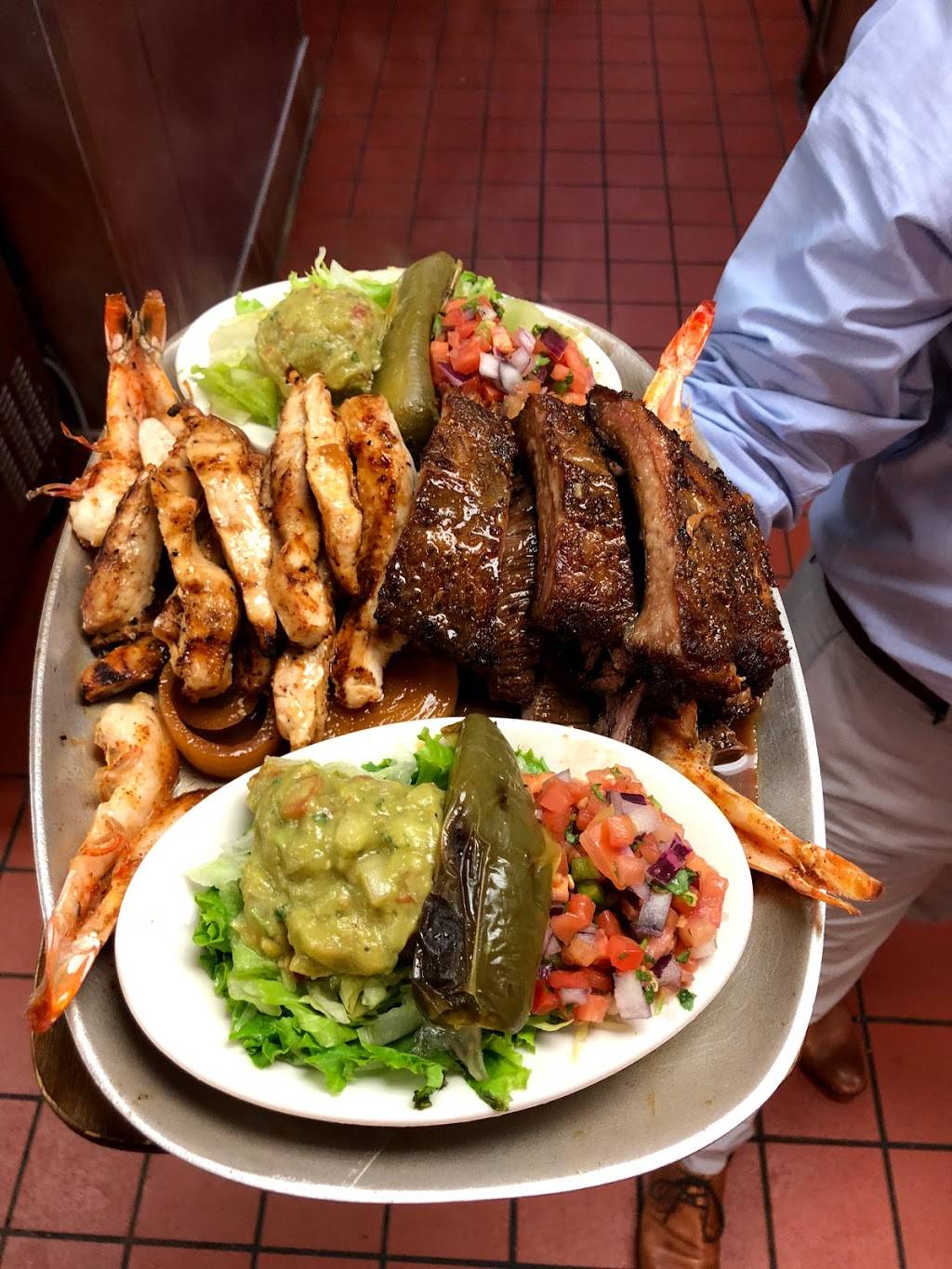 La Villa Restaurant | restaurant | 18701 N Frederick Ave, Gaithersburg, MD 20878, USA | 3019770700 OR +1 301-977-0700