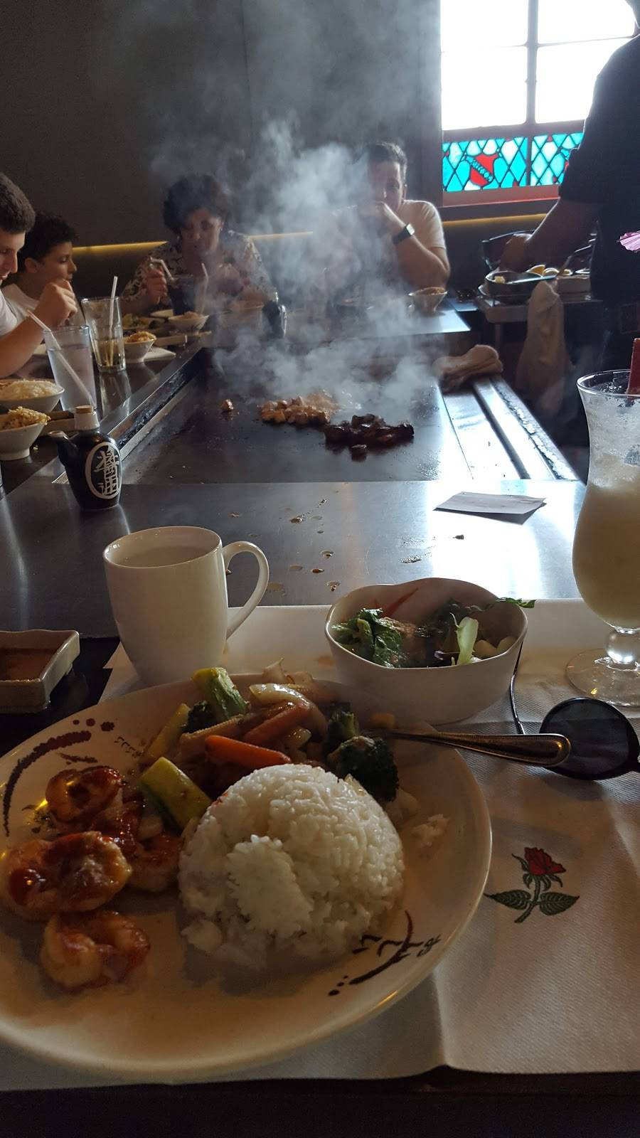 Momo Hibachi Steak House & Bar | restaurant | 1901 Emmons Ave, Brooklyn, NY 11235, USA | 7187698010 OR +1 718-769-8010