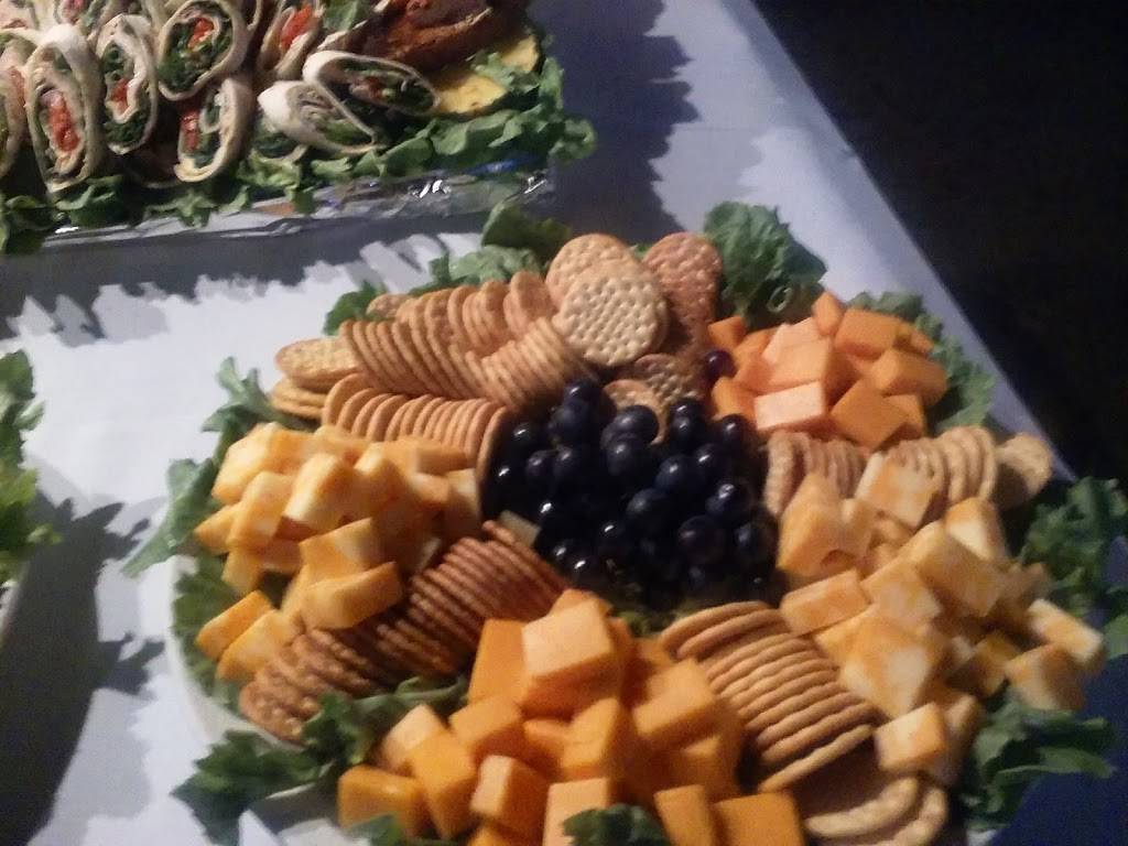 4U Bar and Grill | restaurant | 14906 Schaefer Hwy, Detroit, MI 48227, USA | 3137396690 OR +1 313-739-6690