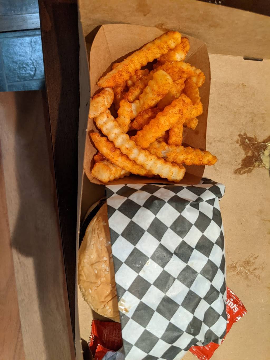 Malibus Burgers | restaurant | 3905 Piedmont Ave, Oakland, CA 94611, USA | 9292375740 OR +1 929-237-5740